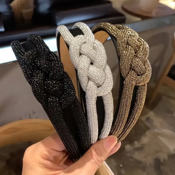 Shimmering Black Knotted Headband - Picture 2 of 4